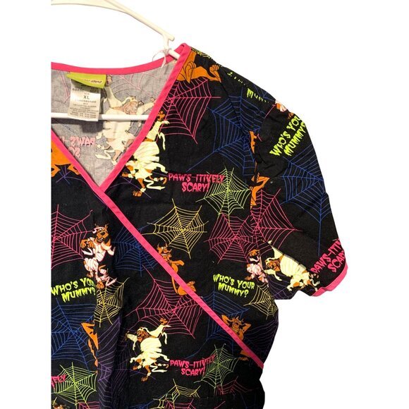 Scooby Doo Womens Size XL Scrub Top Shirt Halloween Spider Spooky Web Black Pink - Picture 3 of 4